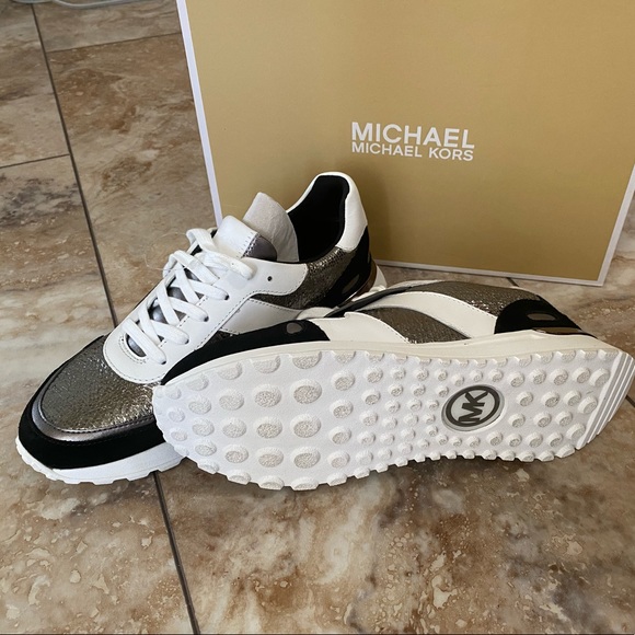 SOLD Beautiful brand new Michael Kors shoes - Picture 3 of 8